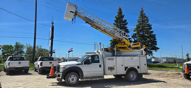 2013 Ford Super Duty F-450 DRW Utility Bucket Truck - Cherry Pic