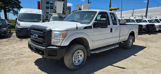2015 Ford Super Duty F-250 SRW - 4x4 - 4 Doors - Tow Package!