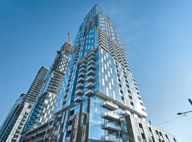 À louer 4 1/2  Fully Furnished Downtown Condo for Rent
