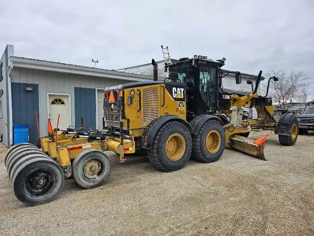motor grader operator