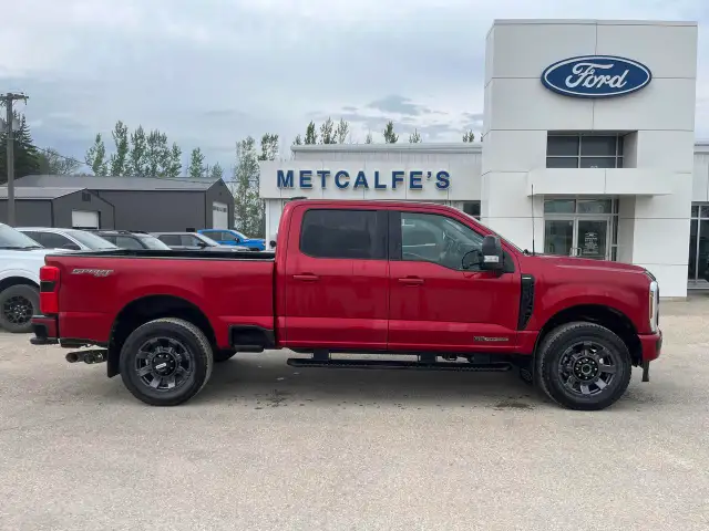 2024 Ford Super Duty CREW CAB PICKUP