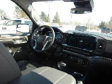 2024 Chevrolet Silverado 1500 Crew RST 3.0L Diesel - Photo 10