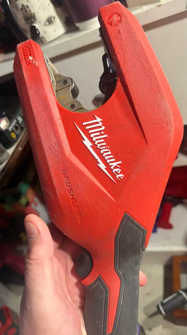 Milwaukee brushless 1-1/4" to 2" copper tube cutter