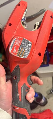 Milwaukee brushless 1-1/4" to 2" copper tube cutter - Photo 3