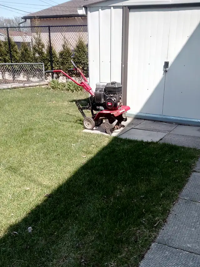 YARD MACHINE ROTO TILLER