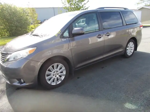2014 Toyota Sienna XLE