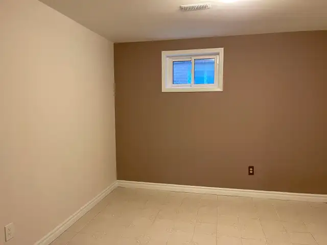 1 bedroom with private bathroom ensuite