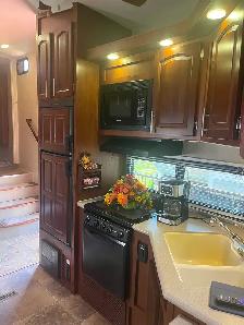 2014 Rockwood signature ultra lite fifth wheel - Photo 4