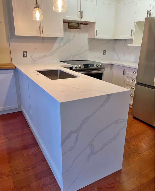 Premium White Quartz Kitchen Countertops &Backsplash✅