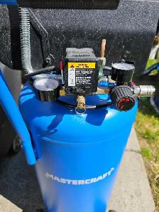 20 gallon compressor - Photo 2