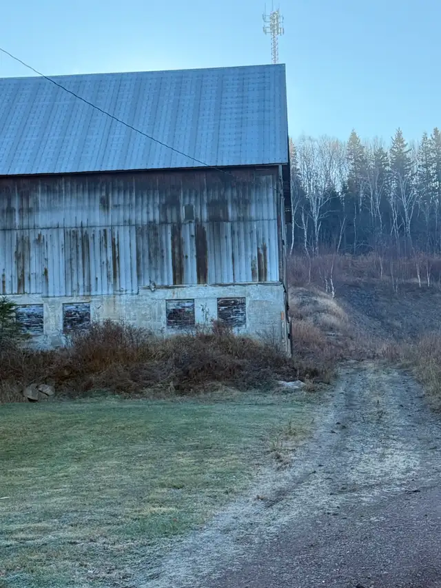 COMMERCIAL LAND & BARN FOR SALE – ATHOLVILLE, NB