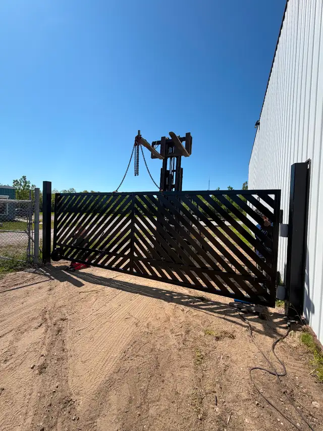 Custom Driveway Gates, Railings, Fences, Entry Gates