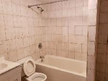 Grand 4 1/2 sous-sol en excellente condition.  1400$/mois - Photo 8