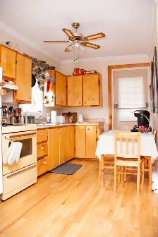 1 Bedroom Apartment Downtown, Text to View, No Pets - Photo 2