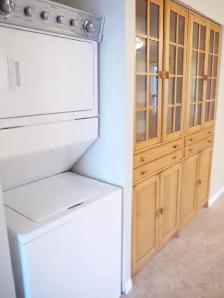 Beautiful 1200sf 3BR RENO'd main flr-5 min walk 2 LRT! - Photo 9