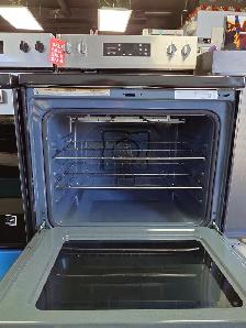 Whirlpool '30' Stainless Steel Freestanding Electric Range - Photo 6