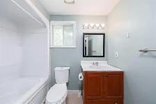 2 Student Bedrooms - Sept 1st 8 Month Lease - All Inclusive Rent - Photo 8