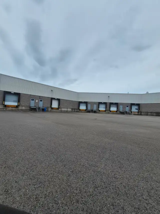 $10 WAREHOUSE INDUSTRIEL, WEST ISLAND ET ST-LAURENT