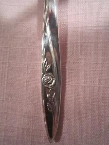 #29-89A   MORNING ROSE silverware set for 8