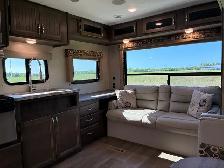 2019 Coleman Light 2515RL Travel Trailer - Photo 5