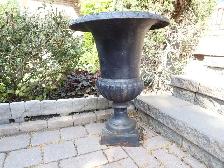Cast Metal Garden Urn - Photo 3