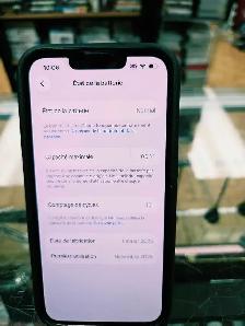 Apple iPhone 16e - Photo 3
