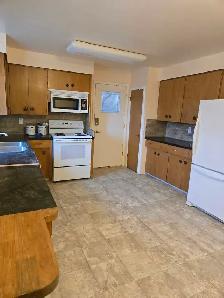 2.5 bed 1 bath upper suit for rent - Photo 3