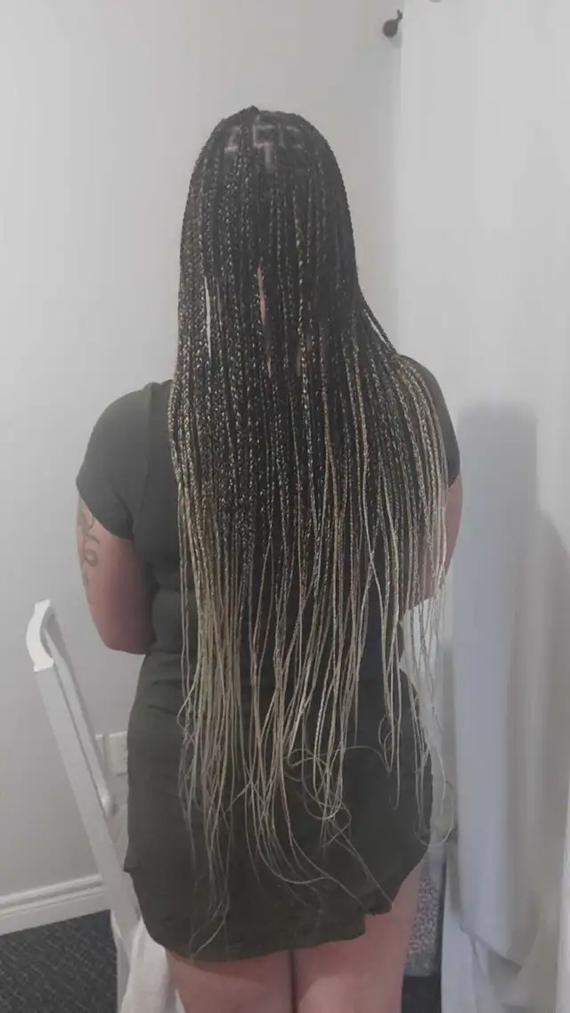 Professional Braiding Services: Boho Braids, Knotless Braids, Co
