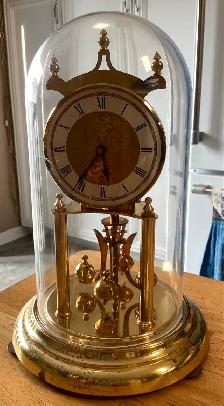 Anniversary Clock - Photo 2