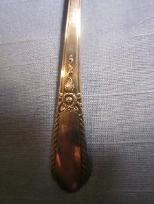 #100-103A   PENDANT silverware set for 6