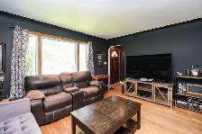 NEW LISTING ON OLIVE! - Photo 2