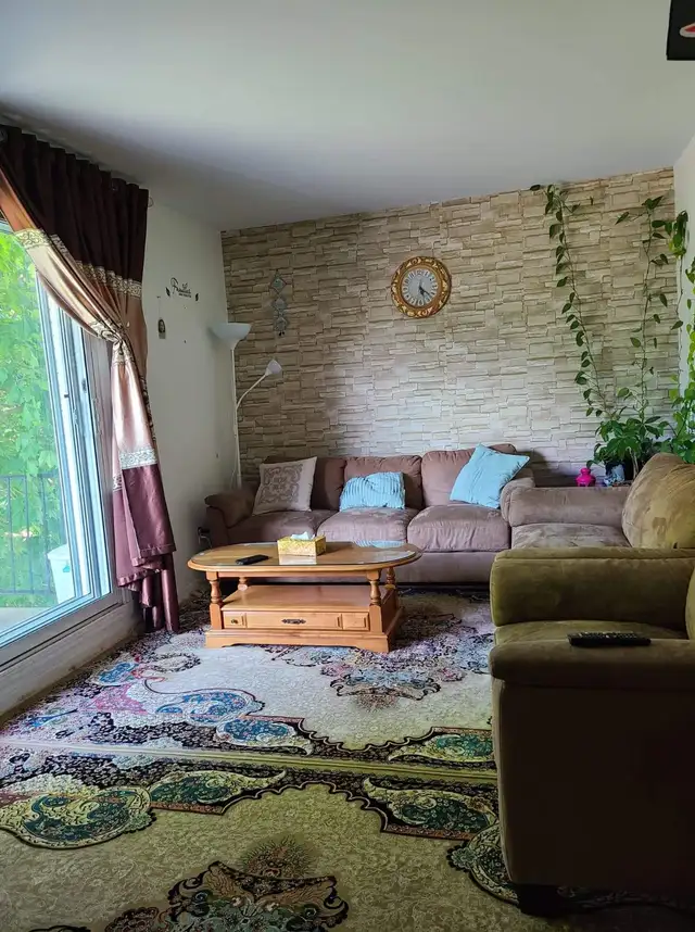 Nice, spacious 2-bedroom apartment in the heart of Brossard