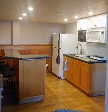 1 room for rent avail July 1 worker/student - Photo 4