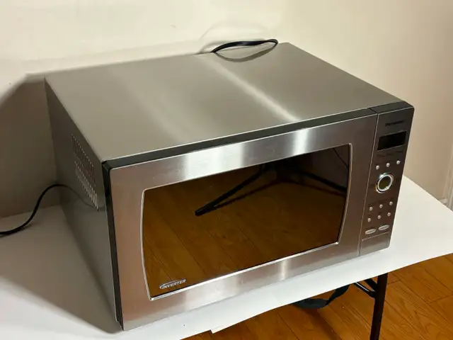 Panasonic NN-SE992S Genius Prestige Plus Inverter Microwave 2.2