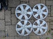 4 Caps de roue/enjoliveurs Toyota. Mesure sur photo. 10$ chaque - Photo 4