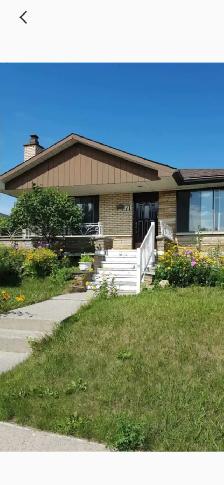 51/2 haut Bungalow laval des rapides juillet