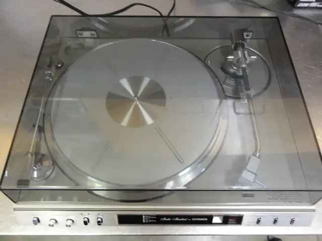Fisher Turntable
