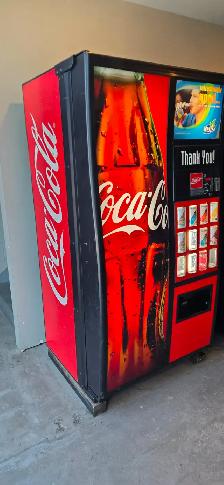 Drink Vending Machine - Photo 4