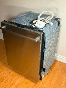 Bosch 800 Series Stainless Steel Dishwasher – SHX7PT55UC - Photo 2