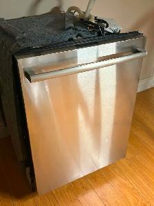 Bosch 800 Series Stainless Steel Dishwasher – SHX7PT55UC - Photo 3