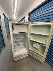 WHITE FRIGIDAIRE REFRIGERATOR - Photo 6