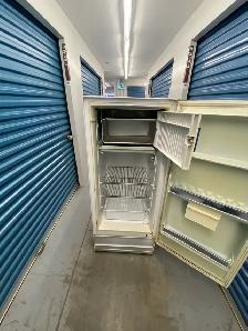 WHITE FRIGIDAIRE REFRIGERATOR - Photo 7