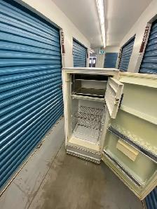 WHITE FRIGIDAIRE REFRIGERATOR - Photo 8