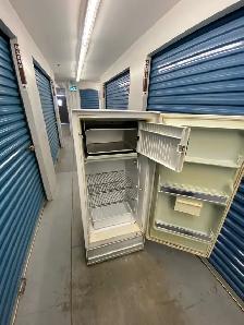 WHITE FRIGIDAIRE REFRIGERATOR - Photo 9