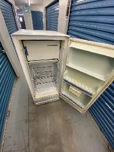 WHITE FRIGIDAIRE REFRIGERATOR - Photo 10