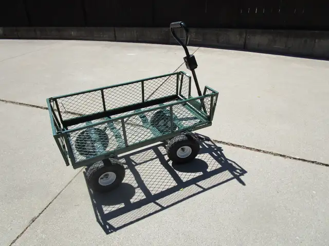 John Deer Steel Wagon with Inflatable Tires