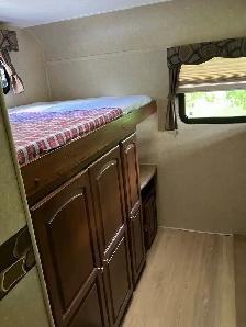 32 ft Forest river Rockwood camper trailer - Photo 8