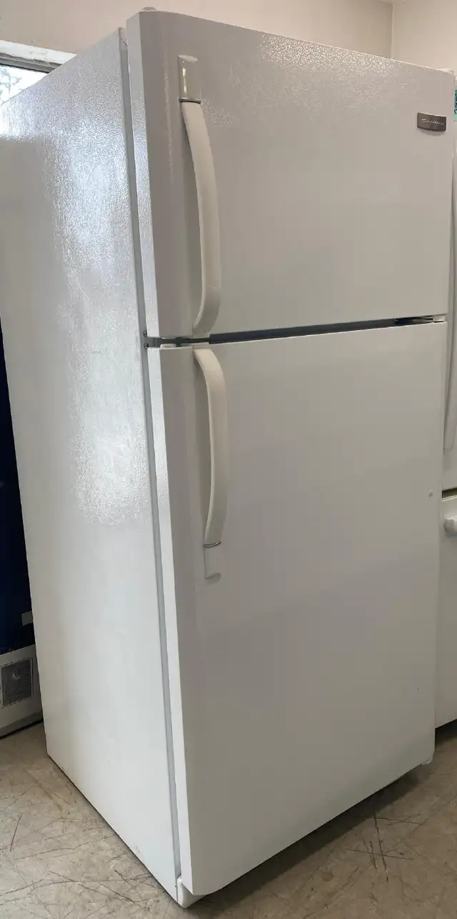 Frigidaire 18 cu frost -Free fridge,