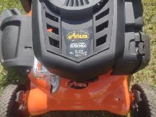 Tondeuse a gazon ARIENS 140cc  21'' de coupe comme neuve - Photo 2