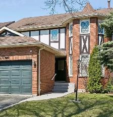 ROOM AVAILABLE FROM TODAY/ GIRLS/ MISSISSAUGA